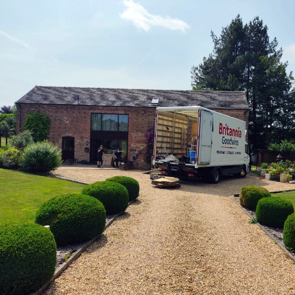 Bradshaw Moving Services Leicester team in action